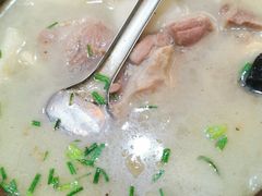 馄饨老鸭煲-老品芳