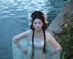 -一揽芳华汉服旗袍体验馆(拙政园店)
