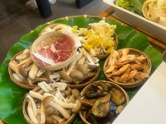 -菌海森林·非遗野生菌火锅(西山区滇池路摩根道店)