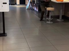 -麦当劳(得来速车道点餐 五里墩店)