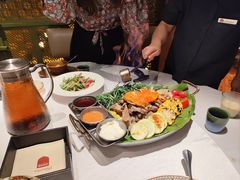 馕坑烤羊腿-耶里夏丽·新疆菜·28年喀什老馆(田林东路店)
