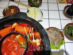 -扎起市井老火锅(乐山总店)