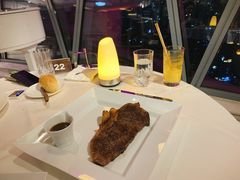 -广州塔卢特斯法国旋转餐厅