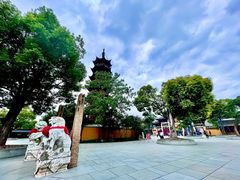 -龙华寺