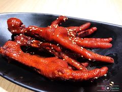 连骨头都不剩的鸡爪-佬肥猫(周浦万达店)