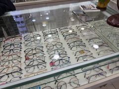 -朱师傅眼镜·蔡司·依视路·尼康(市先进店)