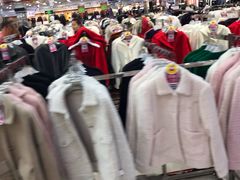 -火狐狸服装批发城(解放大街店)