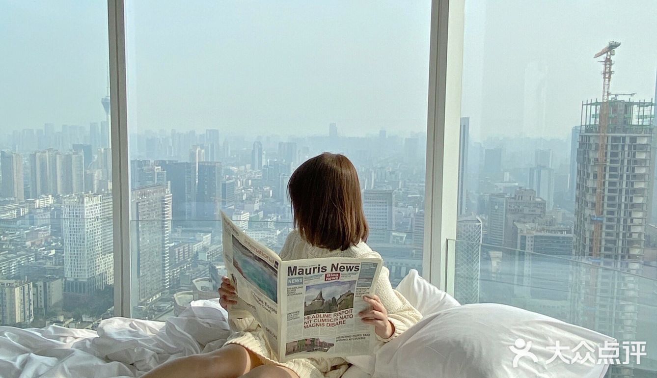 成都拍照｜270度浮云中漫步“高空下的成都”