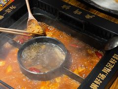 -老牌坊云南鱼豆花火锅(爱建店)