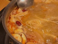 酸萝卜鸭架汤-守柴炉烤鸭(科华中路王府井店)