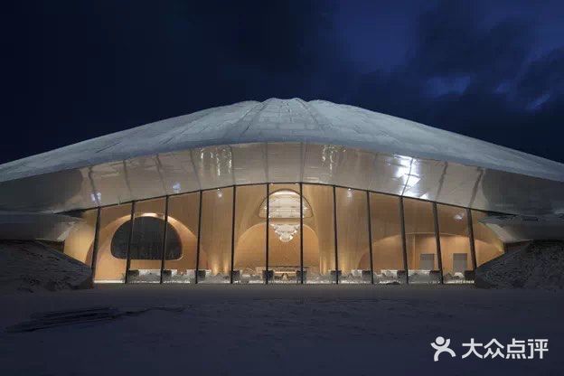 今日分享 “雪山下的大帐篷”，延续建筑与自然交融的艺术意境