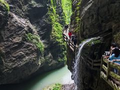 -龙水峡地缝景区