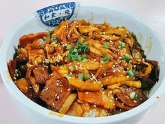 培根泡菜丼-中央财经大学-食堂
