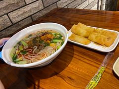 -爆炸头阿姨小四川正宗川味小吃(无任何分店)