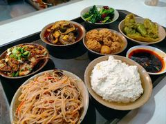 -董哥山城碗碗香(美专校街店)