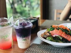 -Chom Cafe and Restaurant