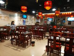 大堂-百味地锅鸡(财校分店)