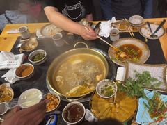 -顶顶汤火牛排火锅·经典铜锅涮肉