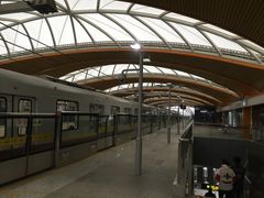 -康新公路(地铁站)