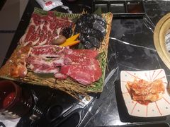 -山川小町·极番烧肉(新地假日广场店)