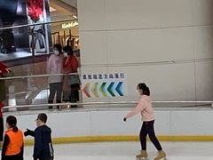 -冰纷万象滑冰场(深圳万象城店)