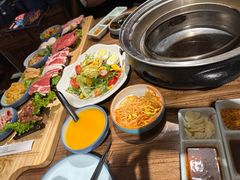 -明洞阿姨·韩式酱蟹烤肉·创意料理(三元桥店)