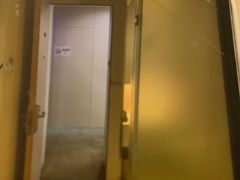 -卡罗酒店(东门晒布地铁站店)