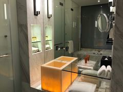 -上海滴水湖皇冠假日酒店