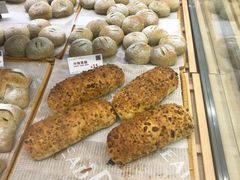 -顶东面包花园·生日蛋糕(世博店)