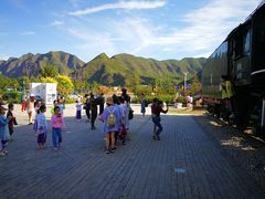 -百里峡七彩艺术小镇