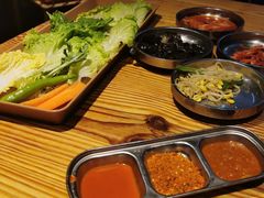 -青瓦炭韩潮烤肉(花园道店)