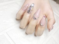 -桃子的美甲店