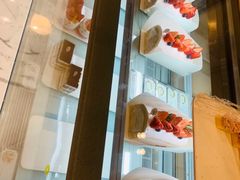 -花花卷卷·鲜食蛋糕(静安久光百货店)