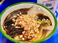 -马路边边串串香形象店(磐石路店)