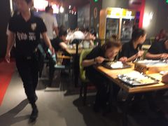 大堂-喝丢一只鞋海鲜烧烤·海肠捞饭(东关街店)