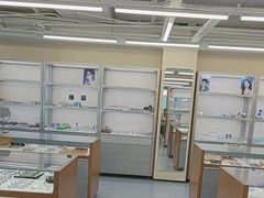 -无奔眼镜·蔡司·依视路授权店(朝阳大悦城店)