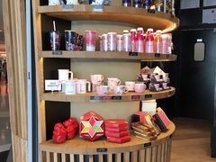 零售区-星巴克(西藏路店)