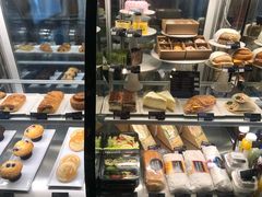 面包甜点陈列柜-星巴克(北京中化大厦店)