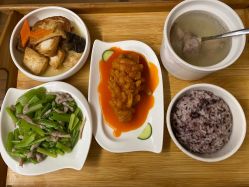 -卓玥国际月子会所(罗山路店)