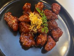 红酒泡沫牛仔粒-荟廷·晶萃(陆家嘴尚悦湾店)