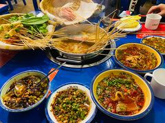 -马路边边串串香形象店(磐石路店)