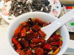 现炸辣椒油-东门口涮肉·砂锅·烤串(老门东店)