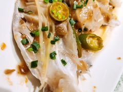 咸青柠蒸鱼头-满得意茶餐厅·顺德家常菜·港式经典(大良店)