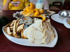 -野菌皇海景野生菌火锅(滨海大道店)