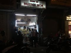 -Bánh Mì Huynh Hoa