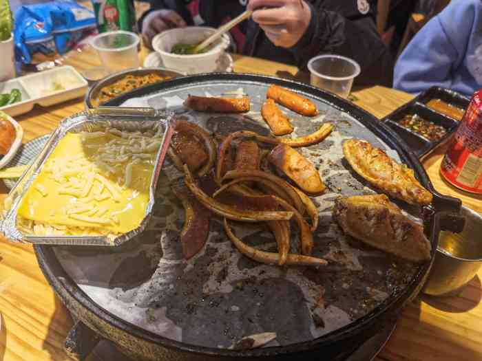 打分 武汉口味的烤肉,肉质新鲜,口感不错,蘸料好吃