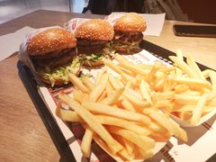 -The Habit Burger Grill 哈比特汉堡(复兴soho店)
