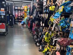 -迪卡侬(西三旗店)