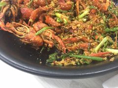 -虾弄弄海派小龙虾·牛羊蝎子火锅