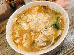 两掺-二钢串叔麻辣烫(华龙大厦店)